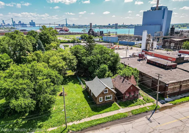 Photo 2 of Single family home for sale at 463 S Junction St, Detroit, MI 48209 | MLS# 20261080581 | Listing updated on 2026-10-08