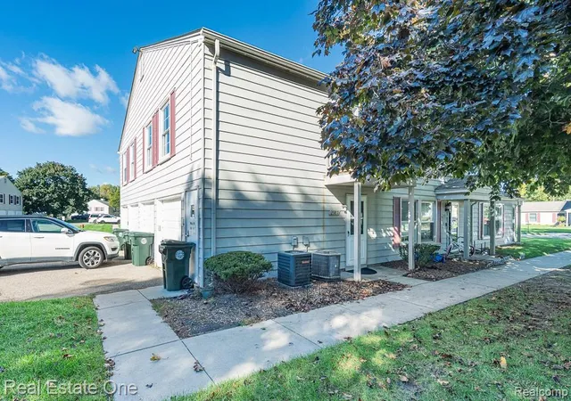 Photo 1 of Condo for sale at 2987 Maplewood Ct #D, Lake Orion, MI 48360 | MLS# 20261080600 | Listing updated on 2026-10-14