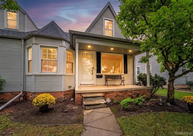 Photo 2 of Single family home for sale at 1732 Maple St, Wyandotte, MI 48192 | MLS# 20261080601 | Listing updated on 2026-10-20