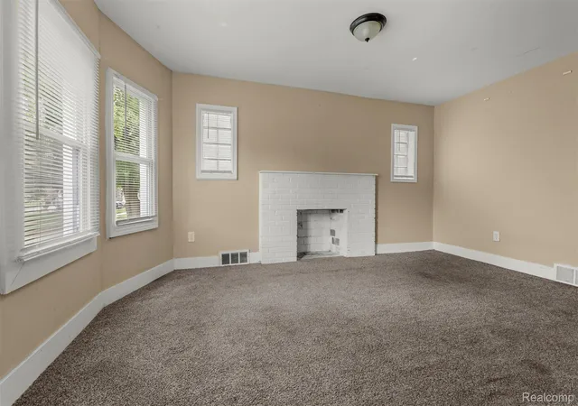 Photo 3 of Single family home for sale at 19586 Strasburg St, Detroit, MI 48205 | MLS# 20261080607 | Listing updated on 2026-10-10