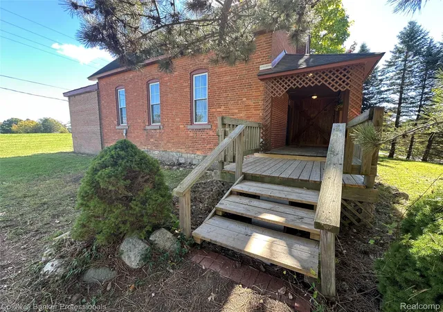 Photo 2 of Single family home for sale at 1187 Hadley Rd, Lapeer, MI 48446 | MLS# 20261080616 | Listing updated on 2026-10-06