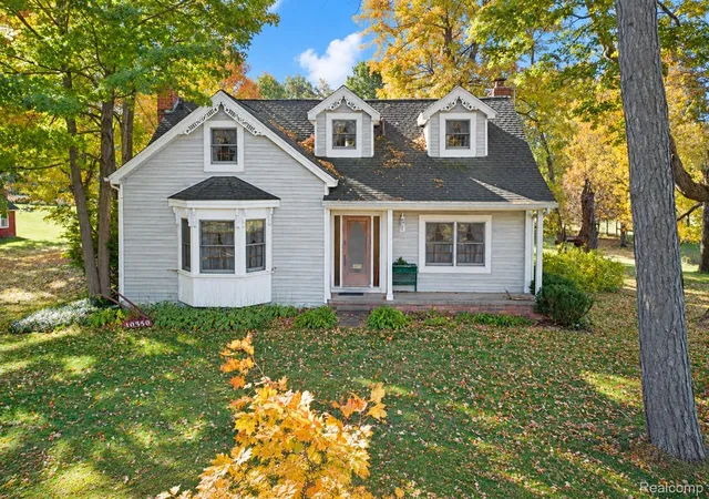 Photo 2 of Single family home for sale at 10350 Oakhill Rd, Holly, MI 48442 | MLS# 20261080640 | Listing updated on 2026-10-21