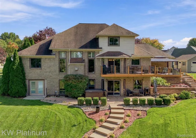 Photo 3 of Single family home for sale at 3215 Lindsay Ln, Port Huron, MI 48060 | MLS# 20261080641 | Listing updated on 2026-10-14