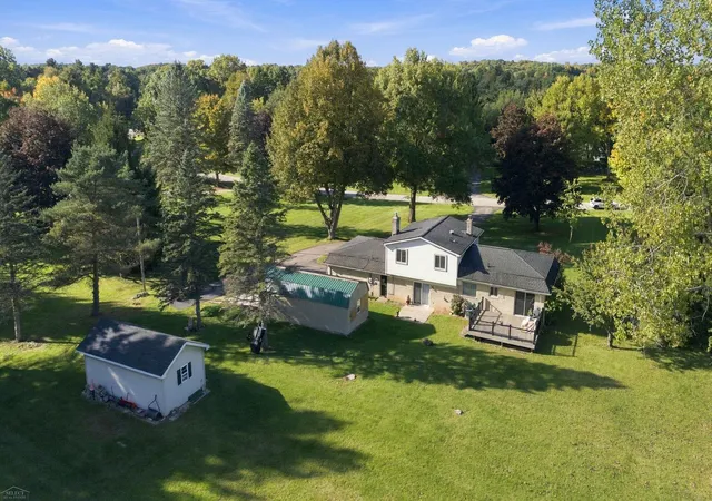 Photo 3 of Single family home for sale at 3423 Burwood Ln, Highland, MI 48357 | MLS# 58050223903 | Listing updated on 2026-10-06