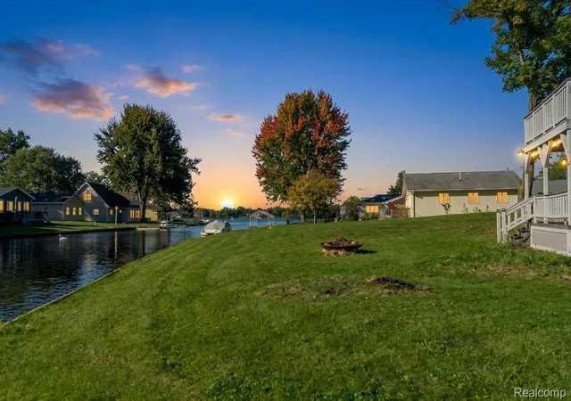 Photo 3 of Single family home for sale at 806 Oak Hills Dr, Cambridge Township Lenawee, MI 49230 | MLS# 20261080664 | Listing updated on 2026-10-20