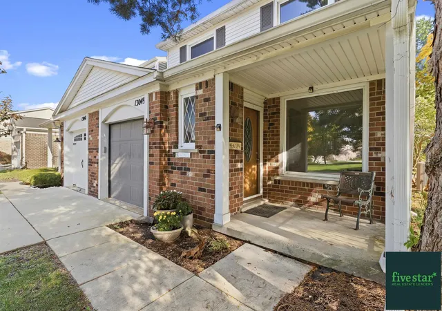 Listing Photo 5 - Condo for sale in building located at 13049 Lockmoor Dr, Grand Blanc, MI 48439