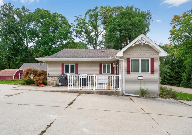 Single family home for sale at 1628 Mull Rd, Tipton, MI 49287 | MLS# 55026053048