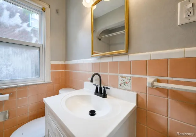 Photo 3 of Single family home for sale at 22010 Colony St, Saint Clair Shores, MI 48080 | MLS# 20261080675 | Listing updated on 2026-10-10