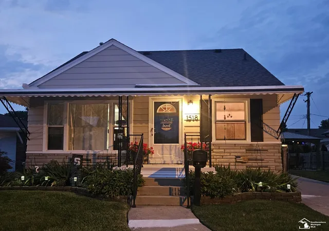 Photo 2 of Single family home for sale at 1518 Sycamore St, Wyandotte, MI 48192 | MLS# 57050223912 | Listing updated on 2026-10-12