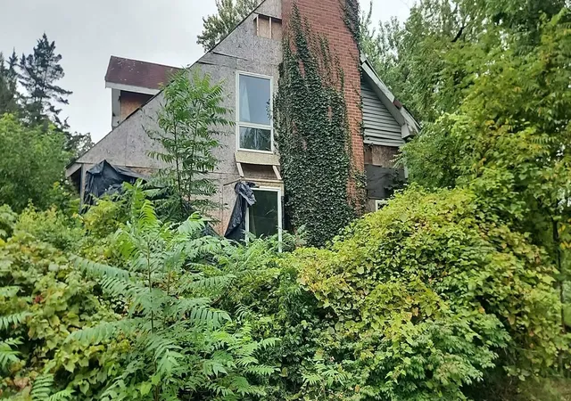 Photo 3 of Single family home for sale at 2080 E Empire Ave, Benton Harbor, MI 49022 | MLS# 69026053062 | Listing updated on 2026-10-15