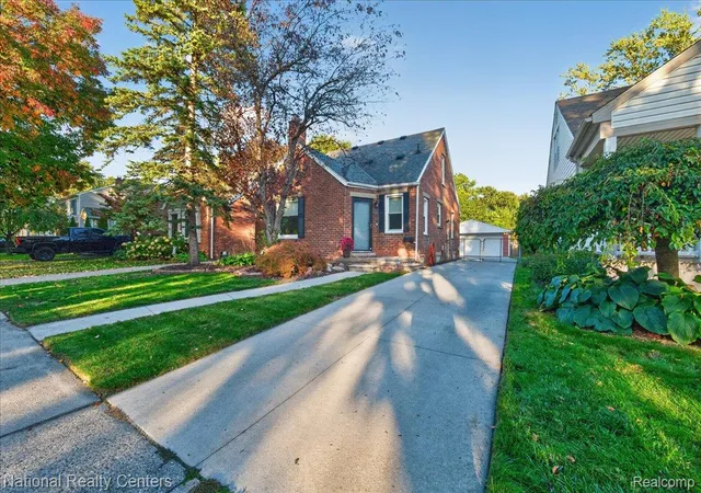 Photo 1 of Single family home for sale at 210 N Wilson Ave, Royal Oak, MI 48067 | MLS# 20261080683 | Listing updated on 2026-10-17