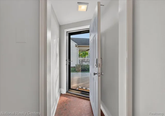 Photo 3 of Single family home for sale at 210 N Wilson Ave, Royal Oak, MI 48067 | MLS# 20261080683 | Listing updated on 2026-10-17