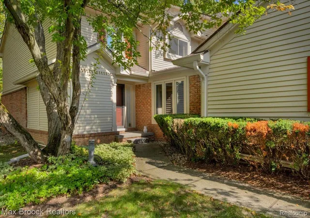 Photo 2 of Condo for sale at 7133 Brg Way, West Bloomfield, MI 48322 | MLS# 20261080684 | Listing updated on 2026-10-09