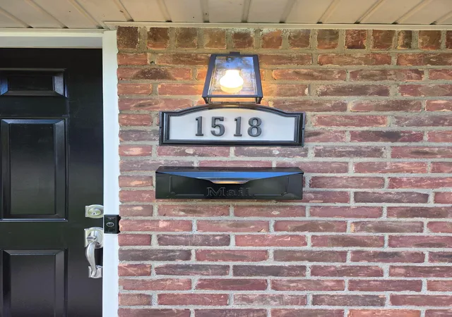 Photo 3 of Single family home for sale at 1518 Red Run Dr, Royal Oak, MI 48073 | MLS# 81026053076 | Listing updated on 2026-10-14