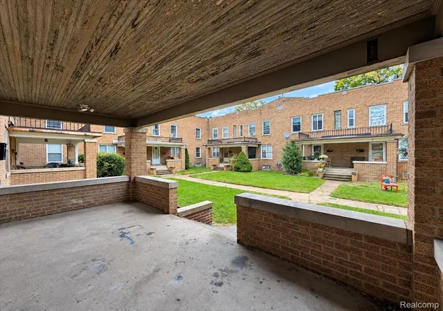 Photo 3 of Single family home for sale at 290 Liberty St Unit 5, Pontiac, MI 48341 | MLS# 20261080700 | Listing updated on 2026-10-20