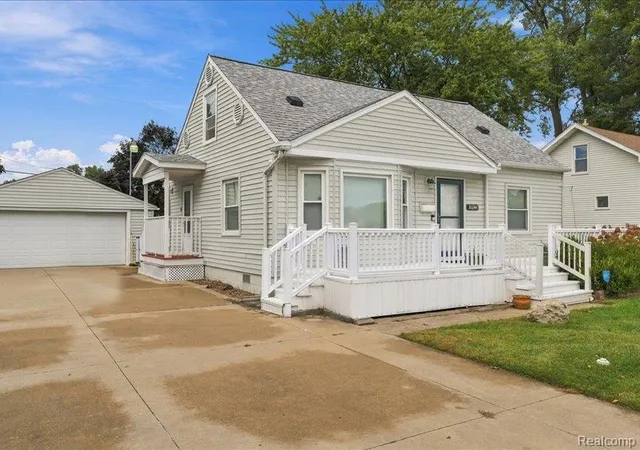 Photo 3 of Single family home for sale at 31244 Krauter Ave, Garden City, MI 48135 | MLS# 20261080710 | Listing updated on 2026-10-09