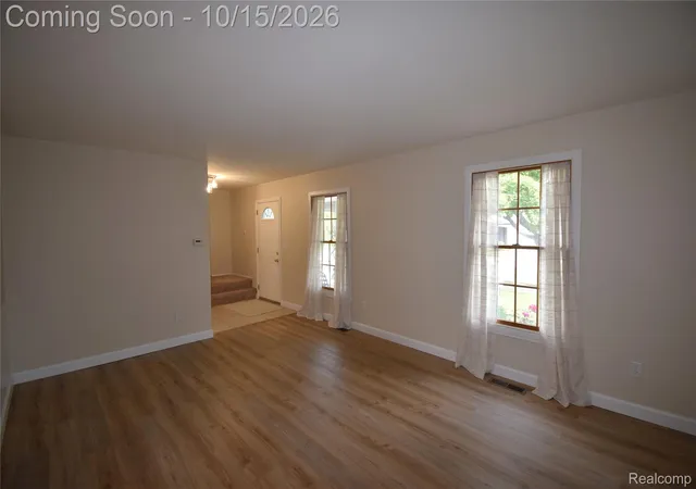 Photo 3 of Single family home for sale at 513 N Marias Ave, Clawson, MI 48017 | MLS# 20261080711 | Listing updated on 2026-10-16