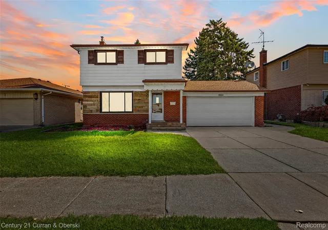 Photo 2 of Single family home for sale at 1824 N Beech Daly Rd, Dearborn Heights, MI 48127 | MLS# 20261080712 | Listing updated on 2026-10-07