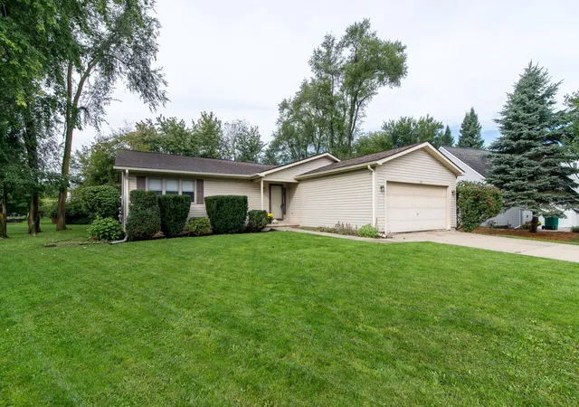 Photo 1 of Single family home for sale at 1371 Maplewood Dr, Saline, MI 48176 | MLS# 81026053090 | Listing updated on 2026-10-26