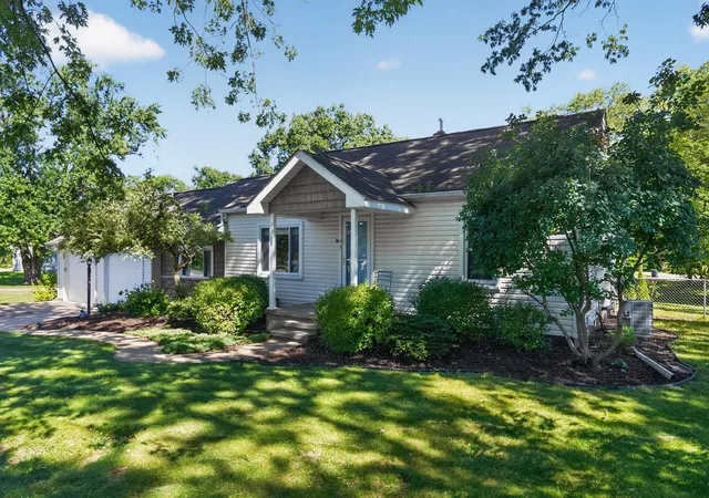 Photo 2 of Single family home for sale at 1360 Central Ave, Howell, MI 48843 | MLS# 81026053095 | Listing updated on 2026-10-22