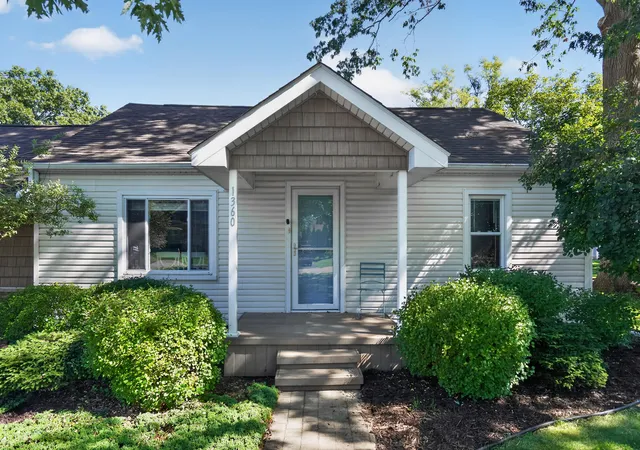 Photo 3 of Single family home for sale at 1360 Central Ave, Howell, MI 48843 | MLS# 81026053095 | Listing updated on 2026-10-22