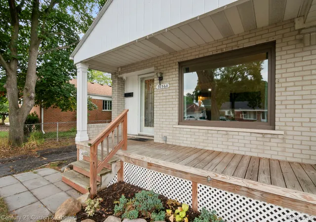 Photo 3 of Single family home for sale at 31560 Leelane, Farmington, MI 48336 | MLS# 20261080728 | Listing updated on 2026-10-17