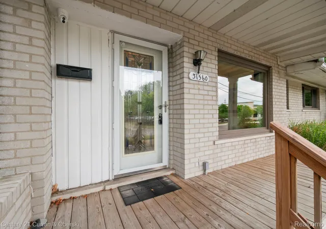 Photo 4 of Single family home for sale at 31560 Leelane, Farmington, MI 48336 | MLS# 20261080728 | Listing updated on 2026-10-17
