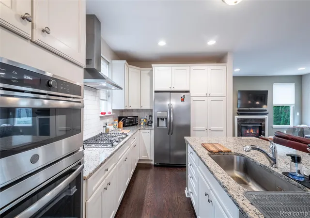 Photo 3 of Single family home for sale at 708 Hickory St, Milford, MI 48381 | MLS# 20261080751 | Listing updated on 2026-10-12