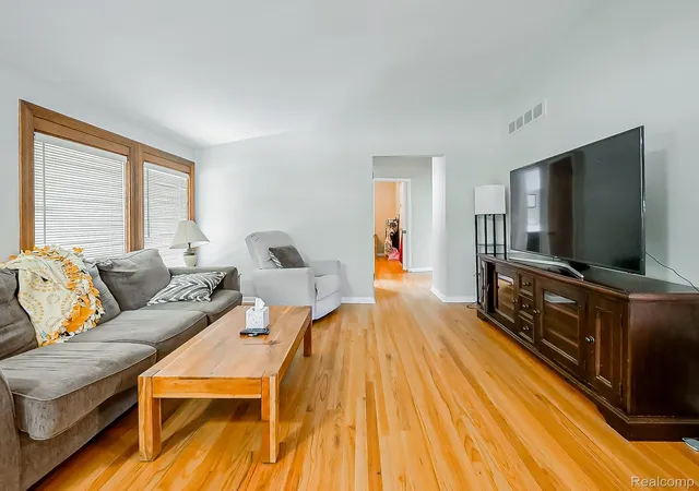 Photo 2 of Single family home for sale at 2681 Emeline St, Trenton, MI 48183 | MLS# 20261080752 | Listing updated on 2026-10-20