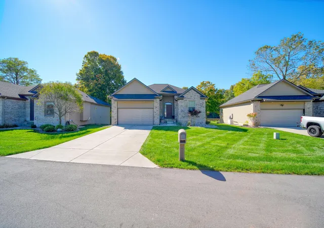 Photo 2 of Condo for sale at 621 Shadow Brooke Ln, Tecumseh, MI 49286 | MLS# 55026053107 | Listing updated on 2026-10-08