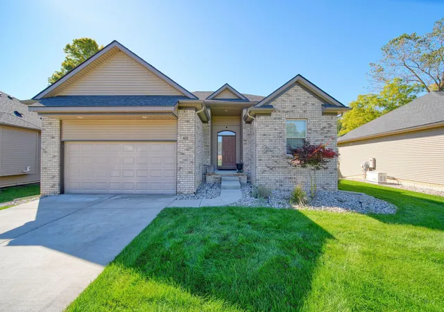 Photo 3 of Condo for sale at 621 Shadow Brooke Ln, Tecumseh, MI 49286 | MLS# 55026053107 | Listing updated on 2026-10-08