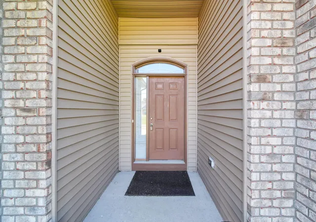 Photo 4 of Condo for sale at 621 Shadow Brooke Ln, Tecumseh, MI 49286 | MLS# 55026053107 | Listing updated on 2026-10-23
