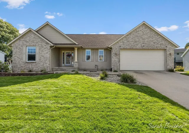 Photo 1 of Single family home for sale at 2482 Willow View Dr, Jenison, MI 49428 | MLS# 65026053106 | Listing updated on 2026-10-10