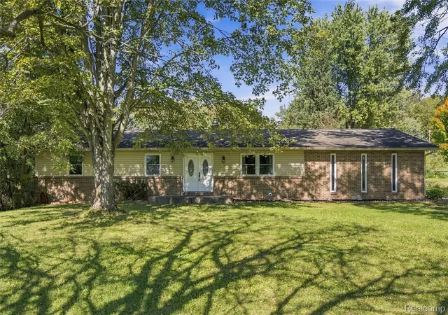 Photo 1 of Single family home for sale at 11301 Faussett Rd, Fenton, MI 48430 | MLS# 20261080760 | Listing updated on 2026-10-25