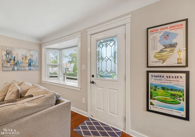 Photo 4 of Single family home for sale at 2189 Hollywood Ave, Grosse Pointe Woods, MI 48236 | MLS# 58050223948 | Listing updated on 2026-10-15