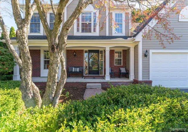 Photo 2 of Single family home for sale at 100 Ridge Fld Ct, Oxford, MI 48371 | MLS# 20261080765 | Listing updated on 2026-10-21