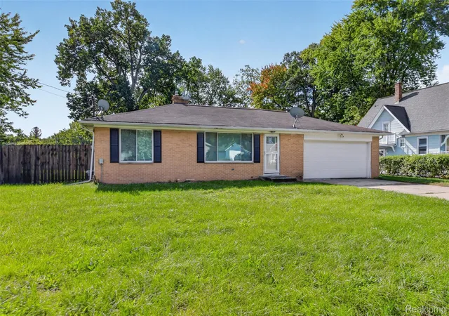 Photo 1 of Single family home for sale at 3048 Dixie Ct, Saginaw, MI 48601 | MLS# 20261080783 | Listing updated on 2026-10-08