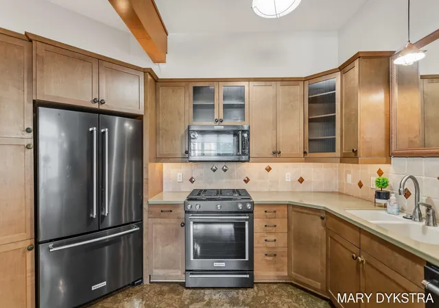 Photo 2 of Condo for sale at 29 E 6th Street #206, Holland, MI 49423 | MLS# 71026053130 | Listing updated on 2026-10-07
