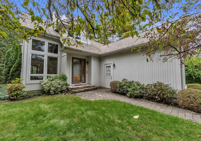 Photo 1 of Single family home for sale at 2140 Independence Blvd, Ann Arbor, MI 48104 | MLS# 81026053133 | Listing updated on 2026-10-12
