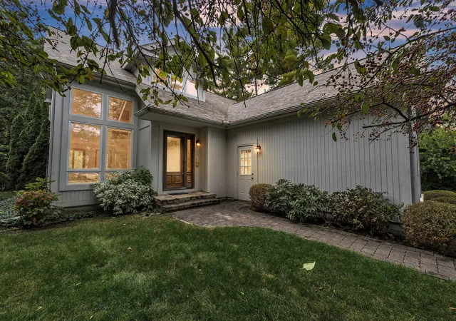 Photo 2 of Single family home for sale at 2140 Independence Blvd, Ann Arbor, MI 48104 | MLS# 81026053133 | Listing updated on 2026-10-12