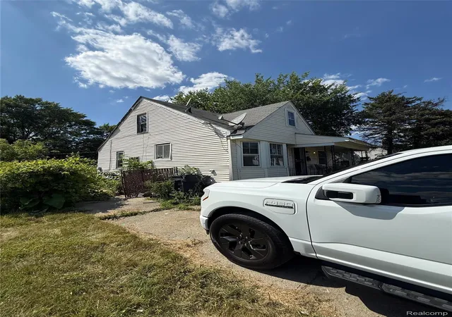 Photo 3 of Single family home for sale at 9573 Meyers Rd, Detroit, MI 48227 | MLS# 20261080797 | Listing updated on 2026-10-08