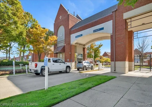 Photo 3 of Condo for sale at 250 E Harbortown Dr #307, Detroit, MI 48207 | MLS# 20261080800 | Listing updated on 2026-10-10