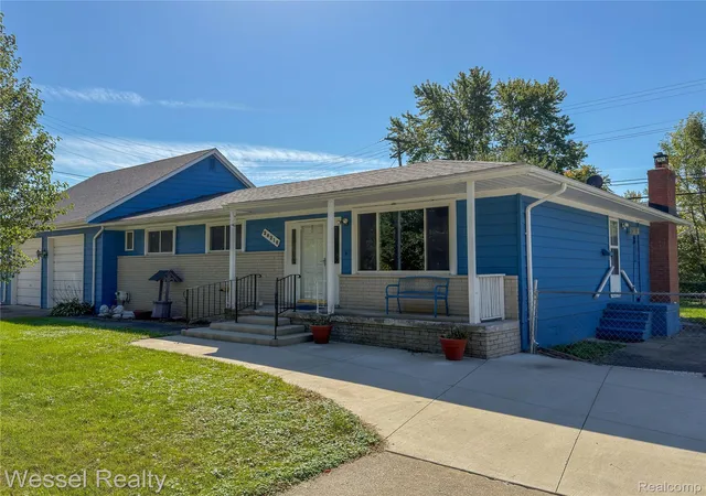 Photo 2 of Single family home for sale at 28210 Vandy St, Harrison Township, MI 48045 | MLS# 20261080804 | Listing updated on 2026-10-10