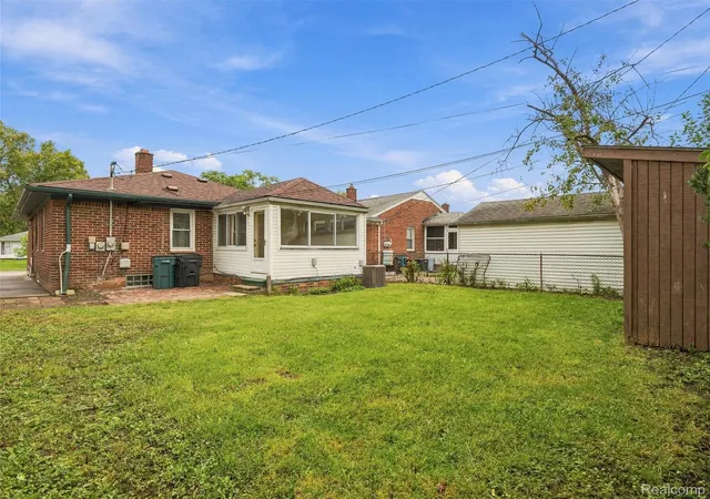 Photo 3 of Single family home for sale at 13031 Oak Park Blvd S, Oak Park, MI 48237 | MLS# 20261080808 | Listing updated on 2026-10-19