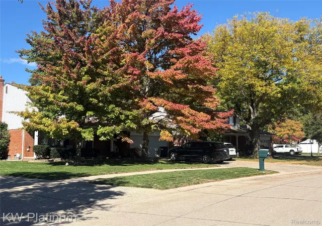 Photo 3 of Single family home for sale at 42213 Niagara Dr, Sterling Heights, MI 48313 | MLS# 20261080814 | Listing updated on 2026-10-12