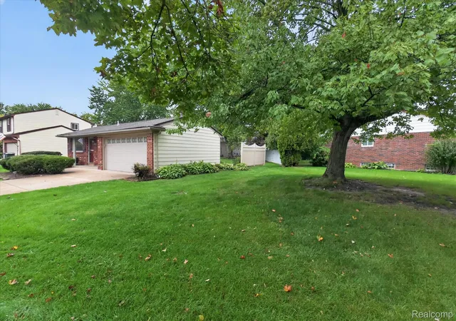 Photo 3 of Single family home for sale at 44546 Twyckingham Ln, Canton, MI 48187 | MLS# 20261080817 | Listing updated on 2026-10-10