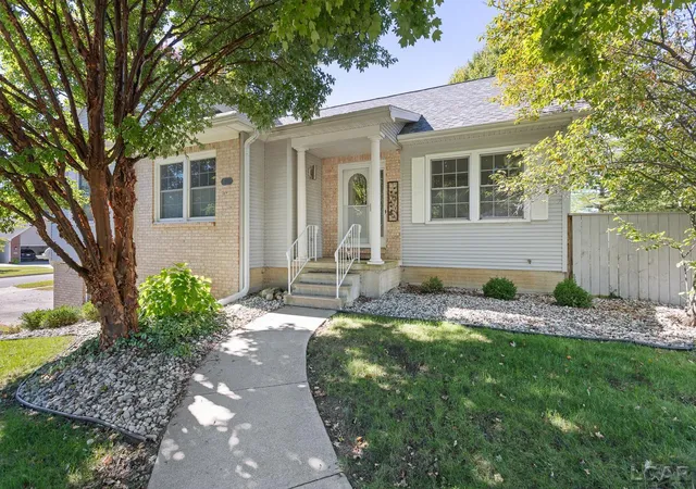 Photo 2 of Single family home for sale at 725 Clark St, Tecumseh, MI 49286 | MLS# 56050223973 | Listing updated on 2026-10-07