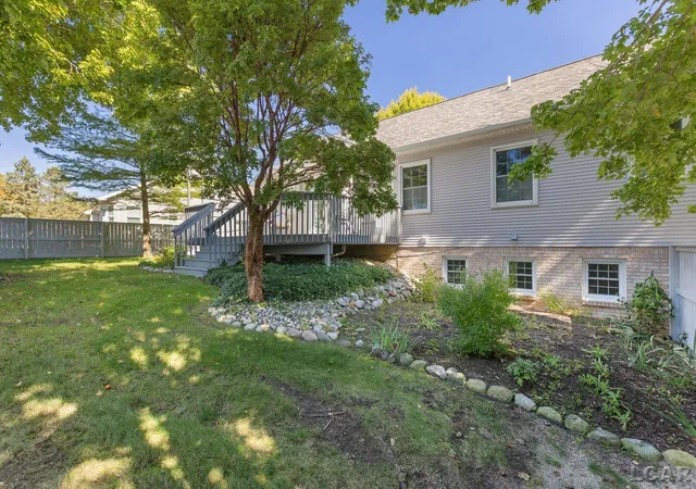 Photo 3 of Single family home for sale at 725 Clark St, Tecumseh, MI 49286 | MLS# 56050223973 | Listing updated on 2026-10-07