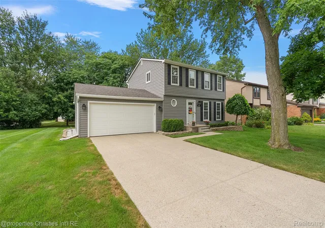 Photo 2 of Single family home for sale at 1696 Dancer Dr, Rochester Hills, MI 48307 | MLS# 20261080825 | Listing updated on 2026-10-13