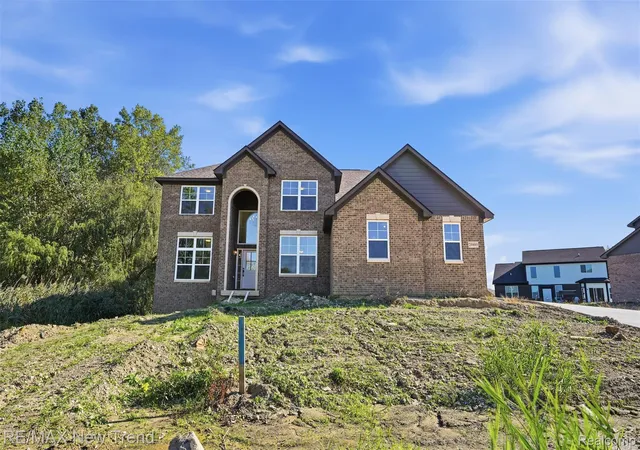 Photo 1 of Single family home for sale at 24488 Pembrooke Dr, South Lyon, MI 48178 | MLS# 20261080838 | Listing updated on 2026-10-08